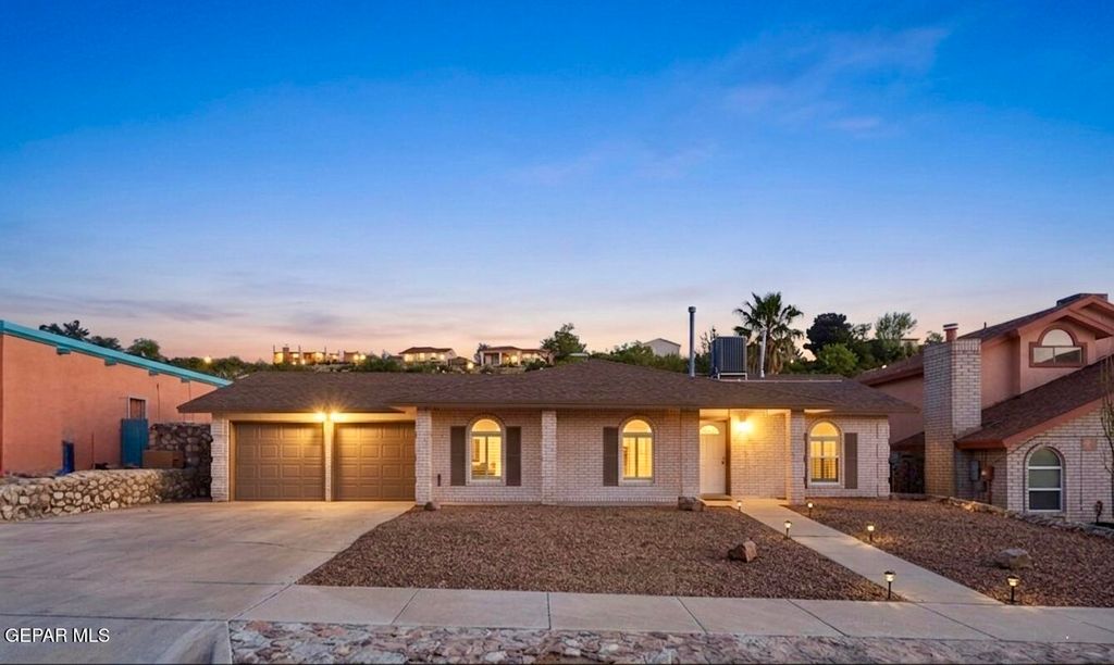 670 BLUFF CANYON Circle, El Paso, TX 79912