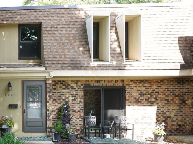 7770 S Woodward Avenue 7F, Woodridge, IL 60517