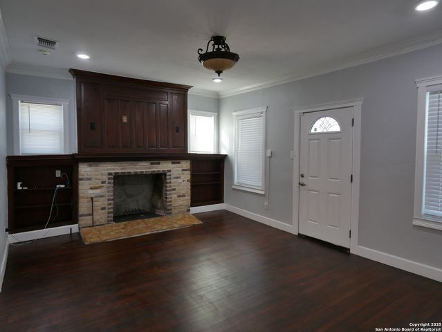 1142 W Lynwood, San Antonio, TX 78201