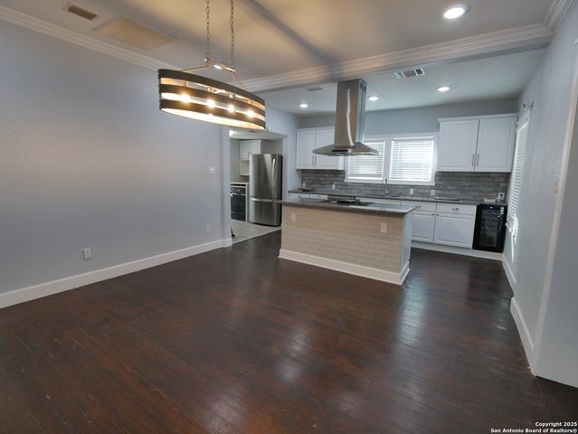 1142 W Lynwood, San Antonio, TX 78201