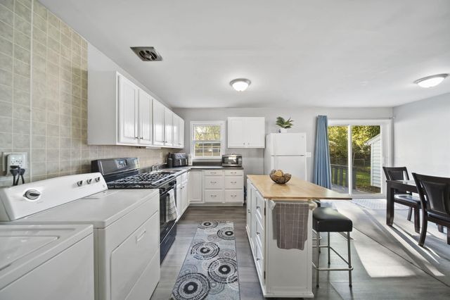 3457 Cambridge Avenue, Jackson, MI 49203