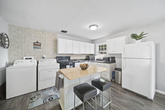 3457 Cambridge Avenue, Jackson, MI 49203