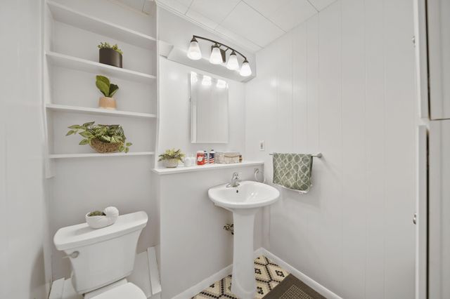 3457 Cambridge Avenue, Jackson, MI 49203