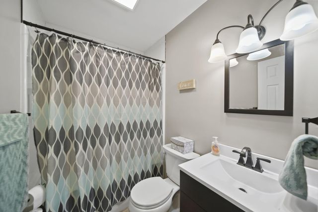 3457 Cambridge Avenue, Jackson, MI 49203