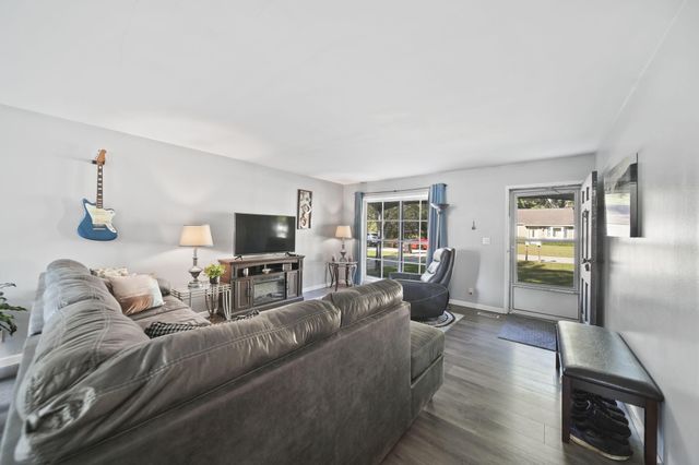 3457 Cambridge Avenue, Jackson, MI 49203