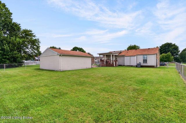 4703 Tivis Ct, Louisville, KY 40218