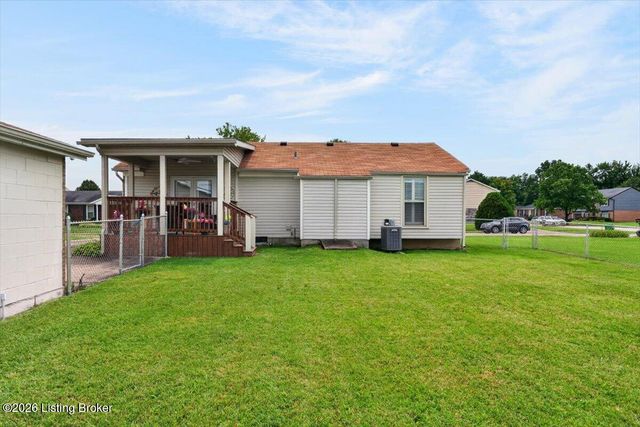 4703 Tivis Ct, Louisville, KY 40218