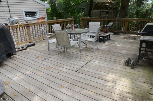 10 Allaire Rd, West Milford Twp., NJ 07421