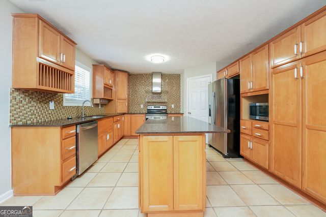 13068 Rangeley Hills Drive, Hampton, GA 30228