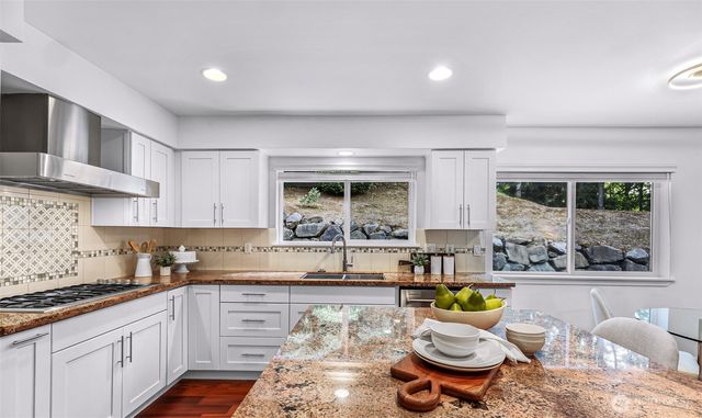 10409 NE 151st Place, Bothell, WA 98011