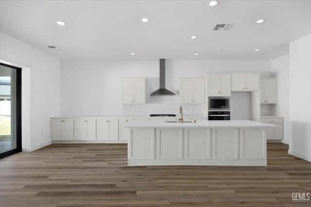 7017 Travata Court, Bakersfield, CA 93314