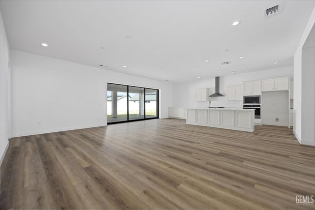 7017 Travata Court, Bakersfield, CA 93314