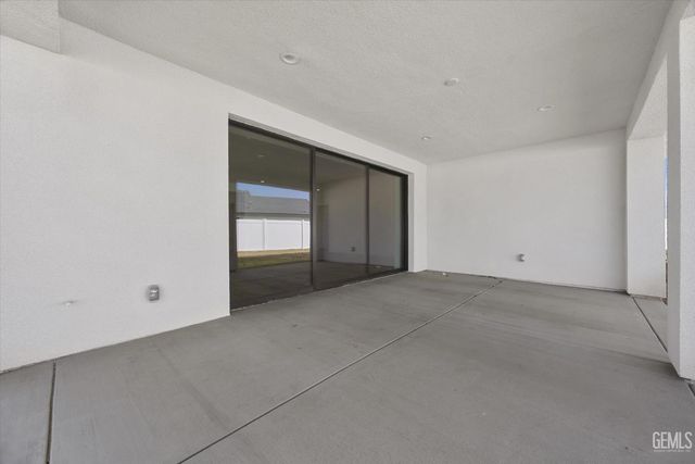 7017 Travata Court, Bakersfield, CA 93314