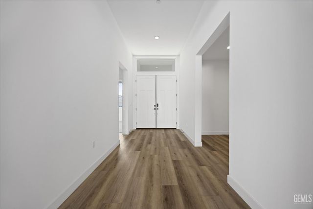 7017 Travata Court, Bakersfield, CA 93314