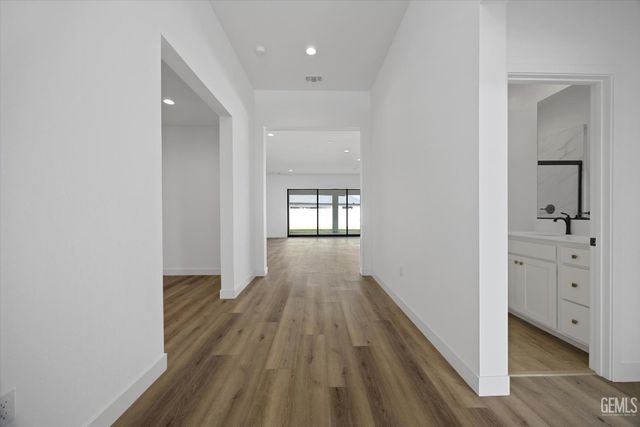 7017 Travata Court, Bakersfield, CA 93314