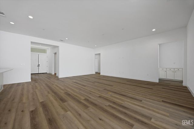 7017 Travata Court, Bakersfield, CA 93314