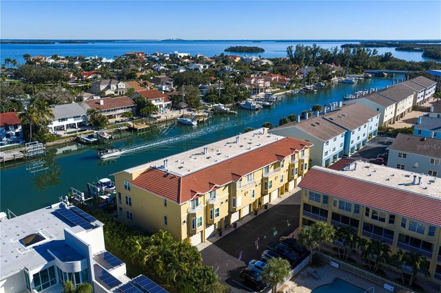 1067 PINELLAS BAYWAY S, St Petersburg, FL 33715