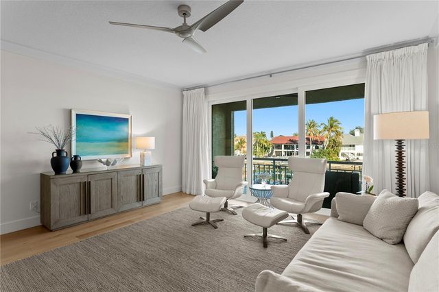 1067 PINELLAS BAYWAY S, St Petersburg, FL 33715