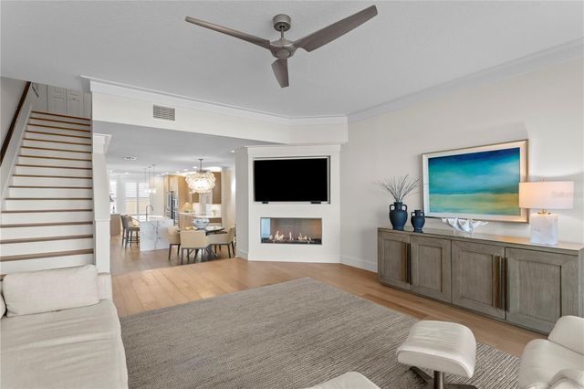 1067 PINELLAS BAYWAY S, St Petersburg, FL 33715