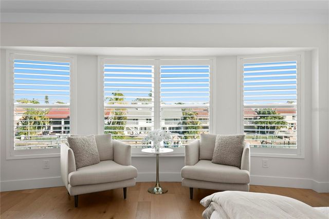 1067 PINELLAS BAYWAY S, St Petersburg, FL 33715