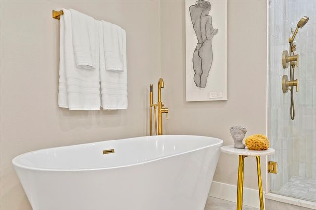 1067 PINELLAS BAYWAY S, St Petersburg, FL 33715