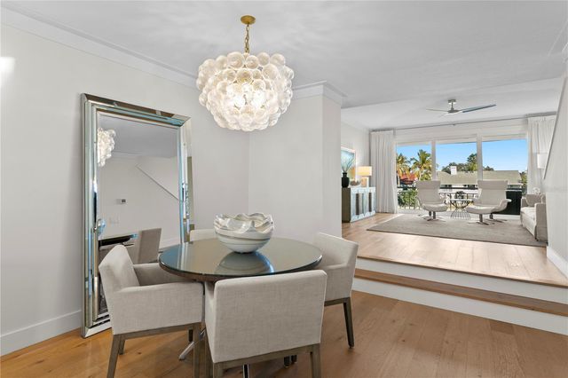 1067 PINELLAS BAYWAY S, St Petersburg, FL 33715