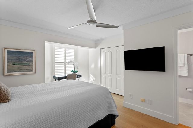 1067 PINELLAS BAYWAY S, St Petersburg, FL 33715