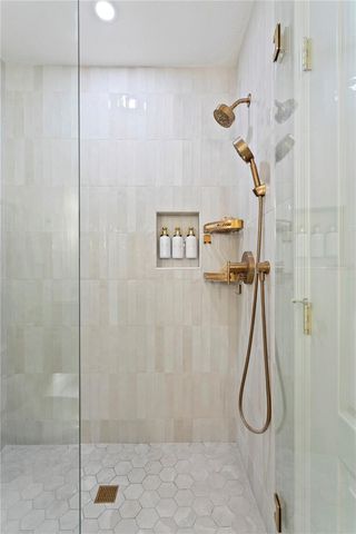 1067 PINELLAS BAYWAY S, St Petersburg, FL 33715