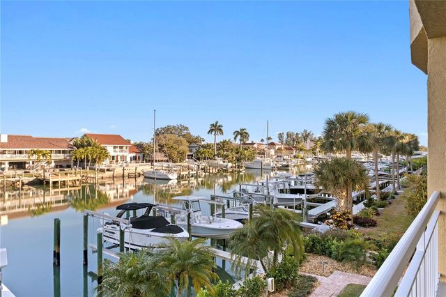 1067 PINELLAS BAYWAY S, St Petersburg, FL 33715