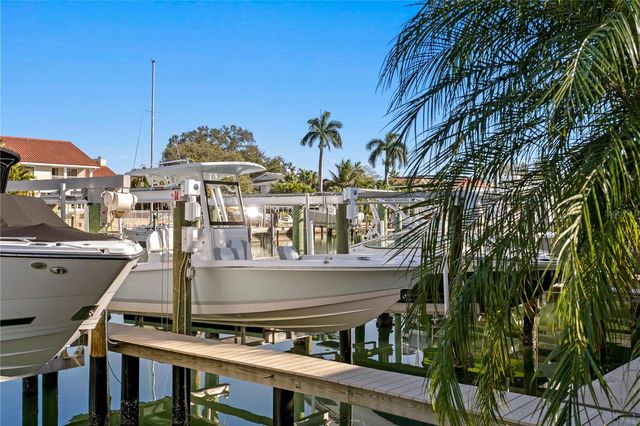 1067 PINELLAS BAYWAY S, St Petersburg, FL 33715