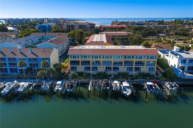 1067 PINELLAS BAYWAY S, St Petersburg, FL 33715