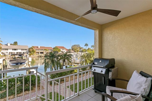 1067 PINELLAS BAYWAY S, St Petersburg, FL 33715