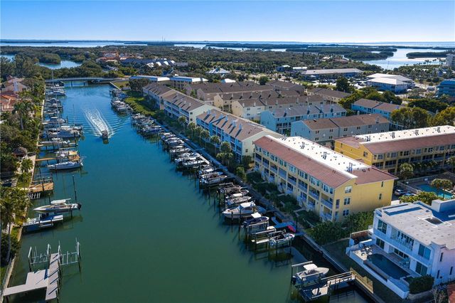 1067 PINELLAS BAYWAY S, St Petersburg, FL 33715