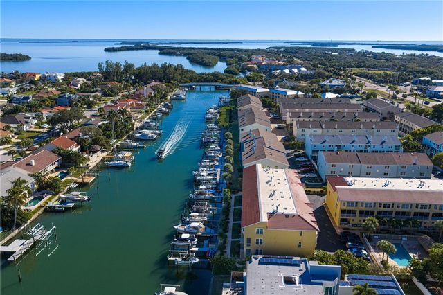 1067 PINELLAS BAYWAY S, St Petersburg, FL 33715