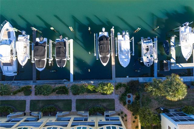 1067 PINELLAS BAYWAY S, St Petersburg, FL 33715