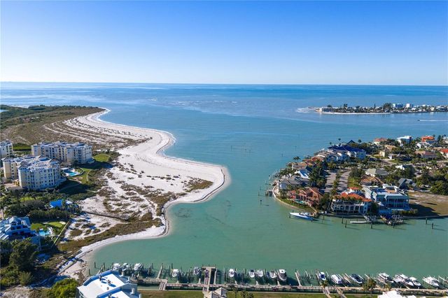 1067 PINELLAS BAYWAY S, St Petersburg, FL 33715