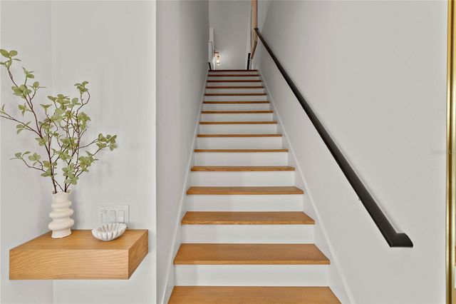 1067 PINELLAS BAYWAY S, St Petersburg, FL 33715