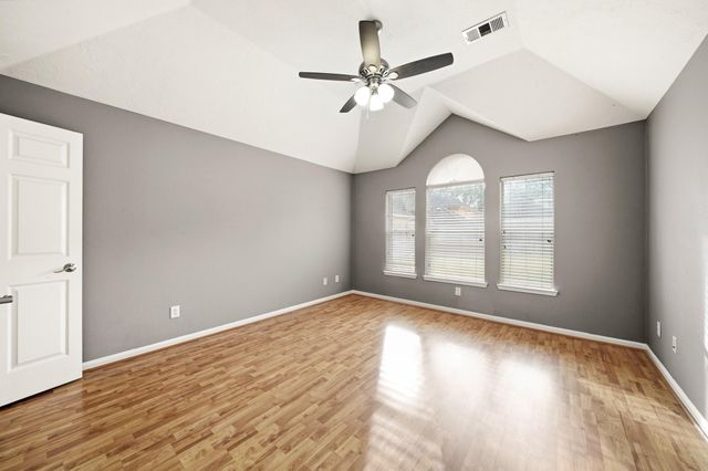 2710 W Oaks Circle E, Pearland, TX 77584