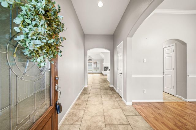 2710 W Oaks Circle E, Pearland, TX 77584