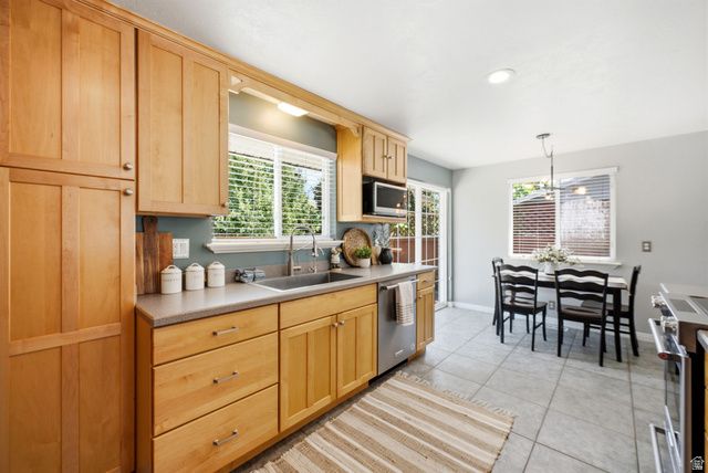7237 S 2700 E, Cottonwood Heights, UT 84121