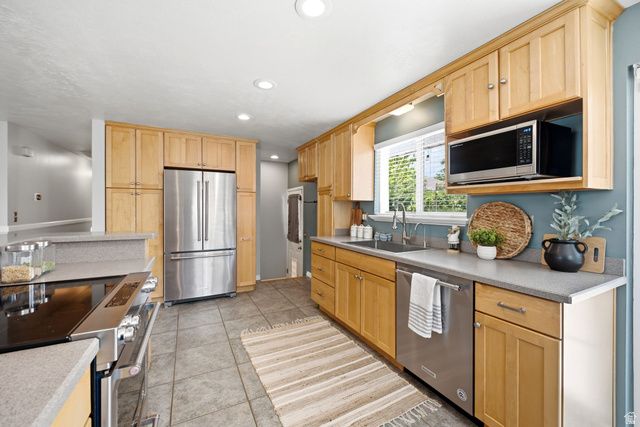 7237 S 2700 E, Cottonwood Heights, UT 84121