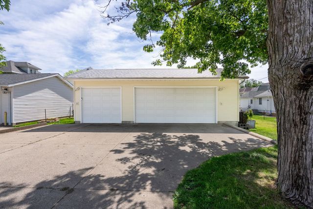 417 N State Street, Geneseo, IL 61254
