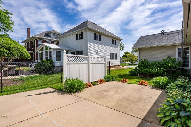 417 N State Street, Geneseo, IL 61254