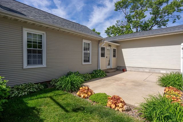 417 N State Street, Geneseo, IL 61254