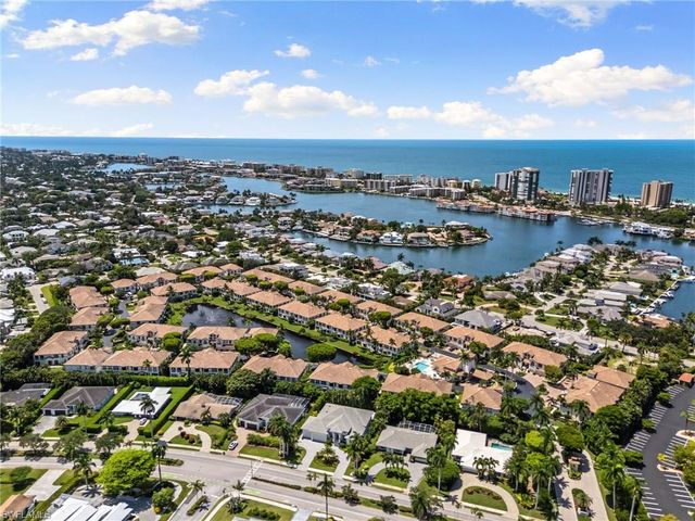 173 Colonade CIR 1401, Naples, FL 34103
