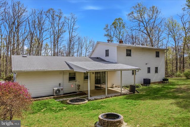 211 CRESTVIEW LN, Berkeley Springs, WV 25411
