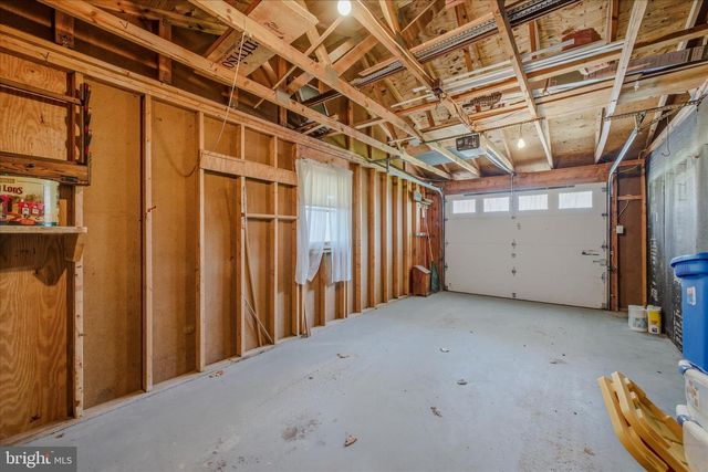 211 CRESTVIEW LN, Berkeley Springs, WV 25411