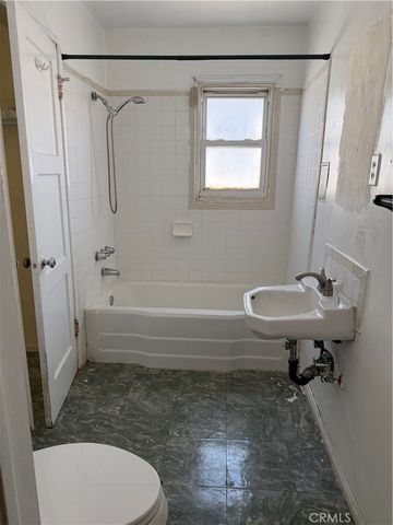 323 Elm, Inglewood, CA 90301