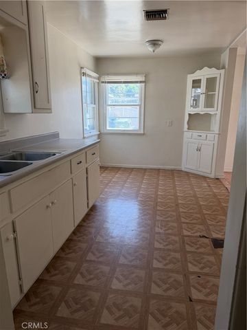 323 Elm, Inglewood, CA 90301