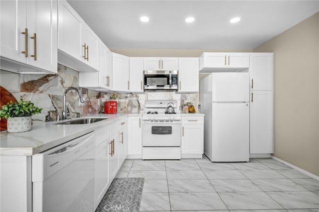 37940 42nd Street E 125, Palmdale, CA 93552